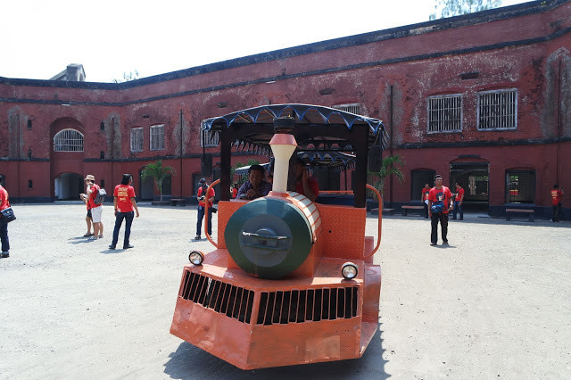 1.	Kereta Atas Benteng