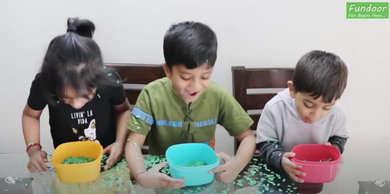 Meniup Potongan Kertas| Blow Bits Of Paper