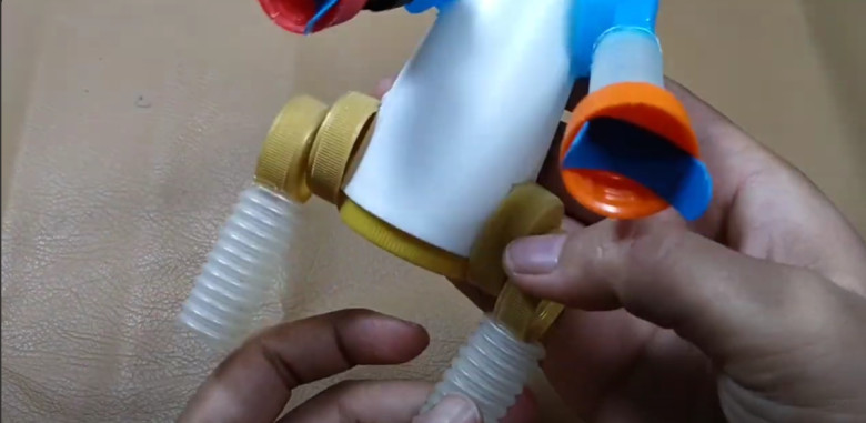 20. Tempelkan pada masing - masing sisi kaki